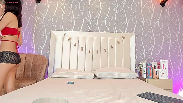 Snapshot of sabrina_hanks69 chatting on 02.14.25 sabrina hanks69 online show from 02.14.25