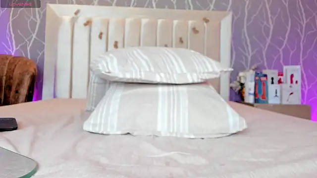 Snapshot of sabrina_hanks69 chatting on 02.14.25 sabrina hanks69 online show from 02.14.25