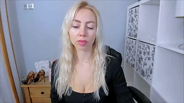 MargaritaRose online show from 11.17.25