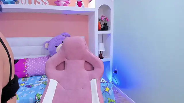 Snapshot of miss___megan chatting on 09.29.25 miss megan online show from 09.29.25