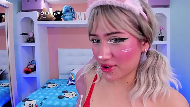 Snapshot of miss___megan chatting on 10.21.25 miss megan online show from 10.21.25