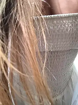 Snapshot of Mona_Plus chatting on 02.19.25 Mona Plus online show from 02.19.25