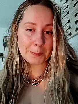 Snapshot of Mona_Plus chatting on 03.03.25 Mona Plus online show from 03.03.25