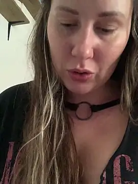 Snapshot of Mona_Plus chatting on 03.12.25 Mona Plus online show from 03.12.25