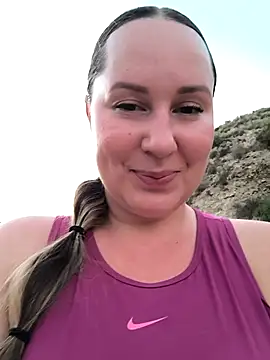 Snapshot of Mona_Plus chatting on 09.11.25 Mona Plus online show from 09.11.25