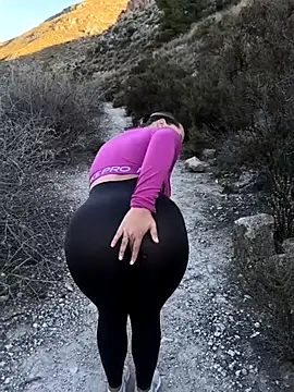 Snapshot of Mona_Plus chatting on 09.13.25 Mona Plus online show from 09.13.25