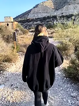 Snapshot of Mona_Plus chatting on 10.03.25 Mona Plus online show from 10.03.25