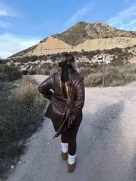 Snapshot of Mona_Plus chatting on 11.07.25 Mona Plus online show from 11.07.25