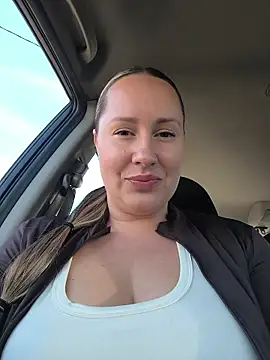 Snapshot of Mona_Plus chatting on 11.09.25 Mona Plus online show from 11.09.25