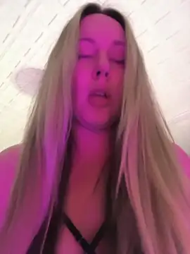 Snapshot of Mona_Plus chatting on 01.05.26 Mona Plus online show from 01.05.26