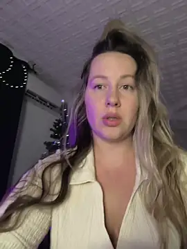 Snapshot of Mona_Plus chatting on 01.07.26 Mona Plus online show from 01.07.26