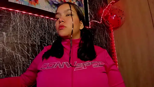 Snapshot of Bellota_Girl chatting on 02.27.25 Bellota Girl online show from 02.27.25