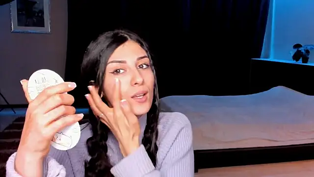 Snapshot of ZaraGranger chatting on 02.22.25 ZaraGranger online show from 02.22.25