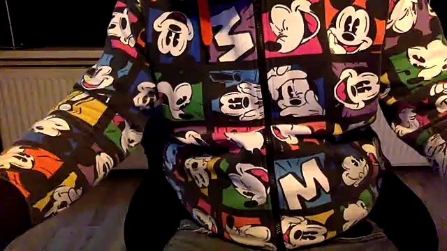 Bleueyez007 online show from 02.14.25