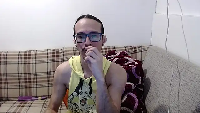 Snapshot of cholitohermoso chatting on 06.21.26 cholitohermoso online show from 06.21.26