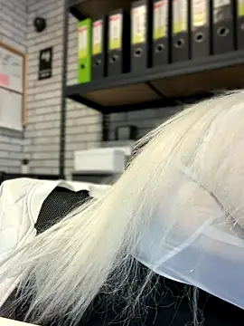 Snapshot of Eliaden chatting on 11.22.25 Eliaden online show from 11.22.25