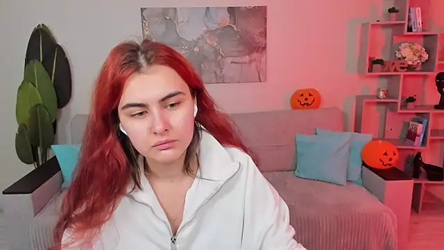 GabriellaMays online show from 11.09.25