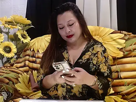Snapshot of UrSweetClassyPinay chatting on 05.18.26 UrSweetClassyPinay online show from 05.18.26