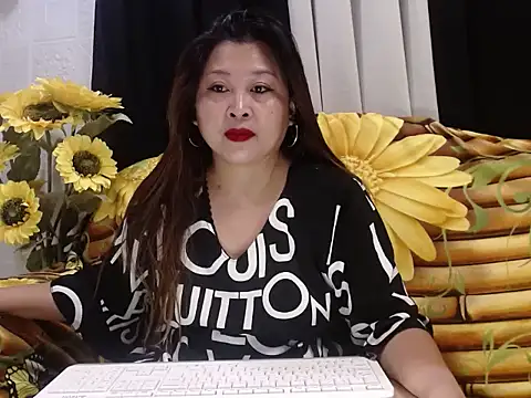 Snapshot of UrSweetClassyPinay chatting on 06.06.26 UrSweetClassyPinay online show from 06.06.26