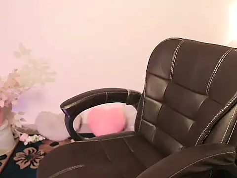 megancatluna online show from 11.23.25