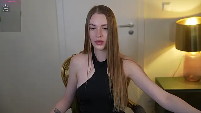 Snapshot of Layla_Sweet_ chatting on 02.02.26 Layla Sweet online show from 02.02.26