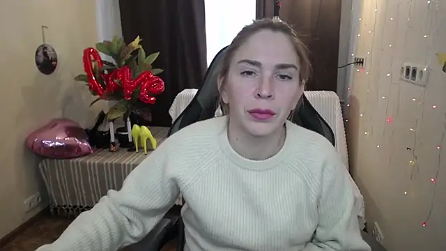 Snapshot of TessaDaybreak chatting on 02.18.25 TessaDaybreak online show from 02.18.25