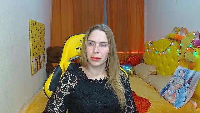 Snapshot of TessaDaybreak chatting on 03.01.25 TessaDaybreak online show from 03.01.25