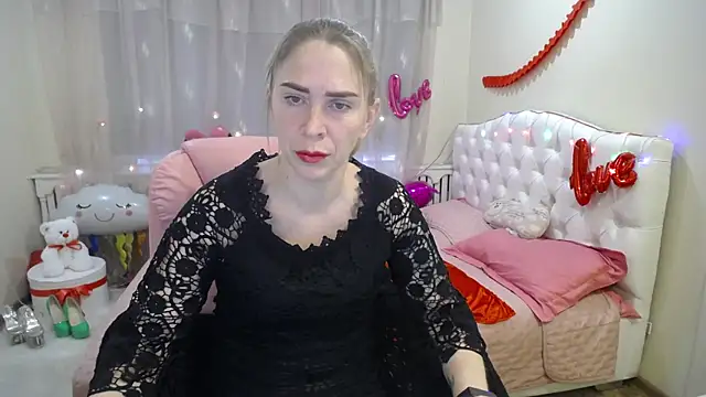 Snapshot of TessaDaybreak chatting on 03.12.25 TessaDaybreak online show from 03.12.25