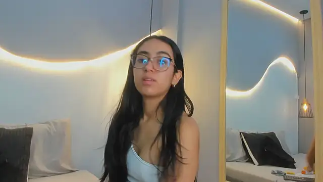 lucelly 15 online show from 10.31.25