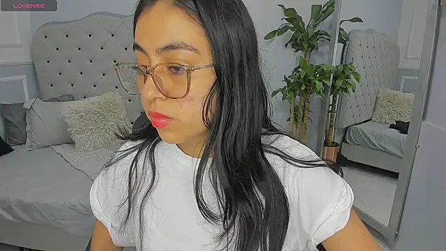 Snapshot of lucelly_15 chatting on 02.17.26 lucelly 15 online show from 02.17.26