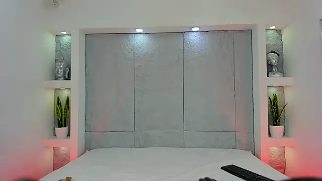 MiaMistrex online show from 11.25.25