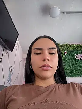 Naatalia online show from 04.22.26