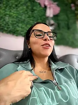Snapshot of Naatalia chatting on 05.04.26 Naatalia online show from 05.04.26