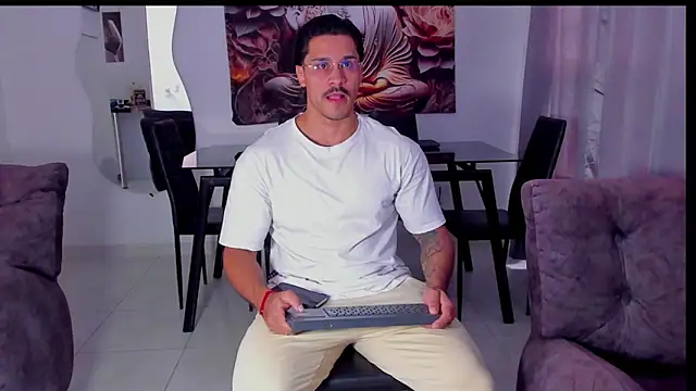 Valentino Dosantos  online show from 02.03.26