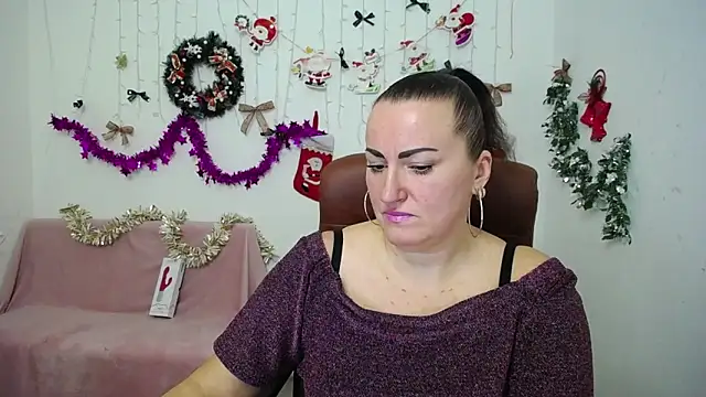 DianaMGG online show from 12.21.25