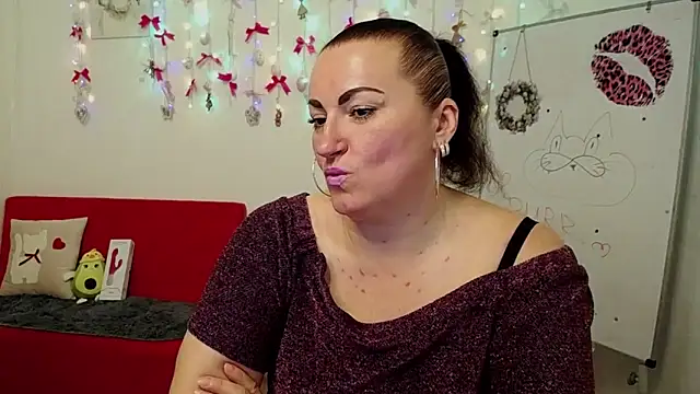 DianaMGG online show from 04.02.26