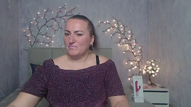 DianaMGG online show from 04.15.26