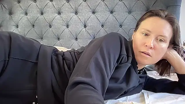 Snapshot of eatmypie69 chatting on 09.22.25 eatmypie69 online show from 09.22.25