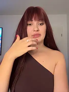 Snapshot of YoungHotMilf97 chatting on 10.26.25 YoungHotMilf97 online show from 10.26.25