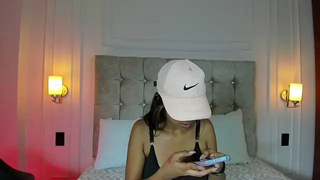 Snapshot of JasmineRoss_1 chatting on 09.18.25 JasmineRoss 1 online show from 09.18.25