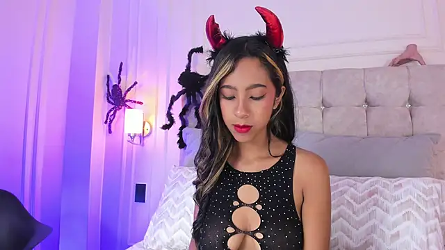 Snapshot of JasmineRoss_1 chatting on 10.19.25 JasmineRoss 1 online show from 10.19.25