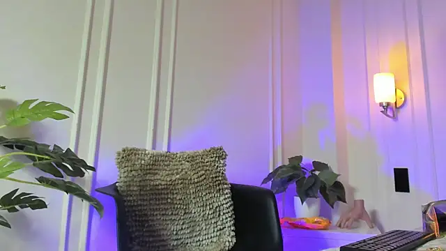 JasmineRoss 1 online show from 10.24.25