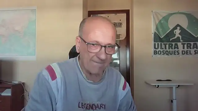 Snapshot of llopaco chatting on 04.19.26 llopaco online show from 04.19.26