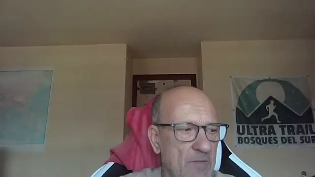 Snapshot of llopaco chatting on 04.30.26 llopaco online show from 04.30.26