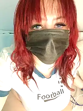 Snapshot of Loly2025 chatting on 11.13.25 Loly2025 online show from 11.13.25