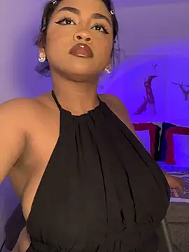 Dahiana Giil online show from 10.28.25