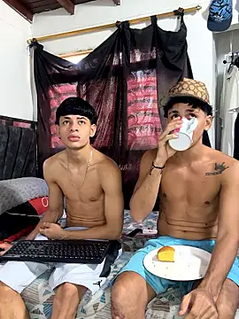 Snapshot of tonypaul13 chatting on 01.15.26 tonypaul13 online show from 01.15.26