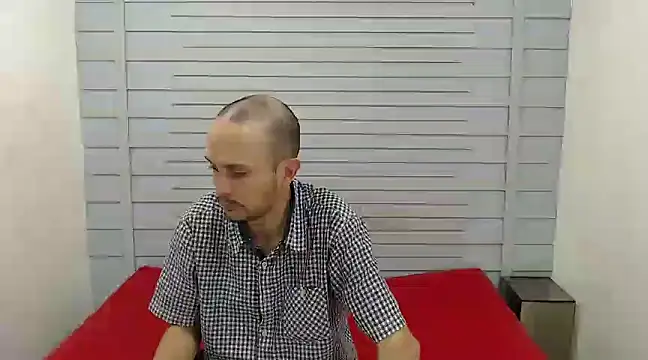 Snapshot of JhonTorres018 chatting on 02.21.25 JhonTorres018 online show from 02.21.25