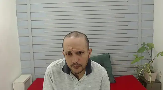 Snapshot of JhonTorres018 chatting on 02.24.25 JhonTorres018 online show from 02.24.25