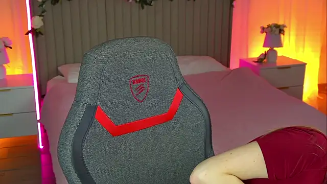 EveMundie online show from 10.28.25